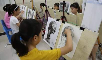 民辦培訓(xùn)機(jī)構(gòu) 優(yōu)勢、挑戰(zhàn)與未來展望
